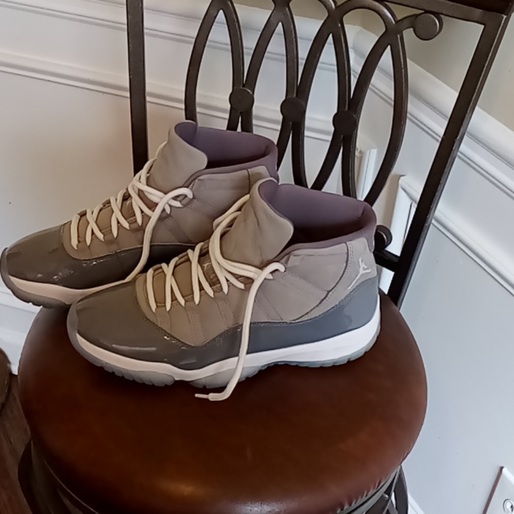 Shoes - Picture 3 of 5